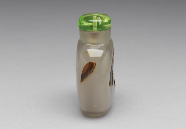 清 十八/十九世紀 瑪瑙巧雕喜上眉梢鼻煙壺